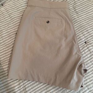 Classic khaki Women's Shorts